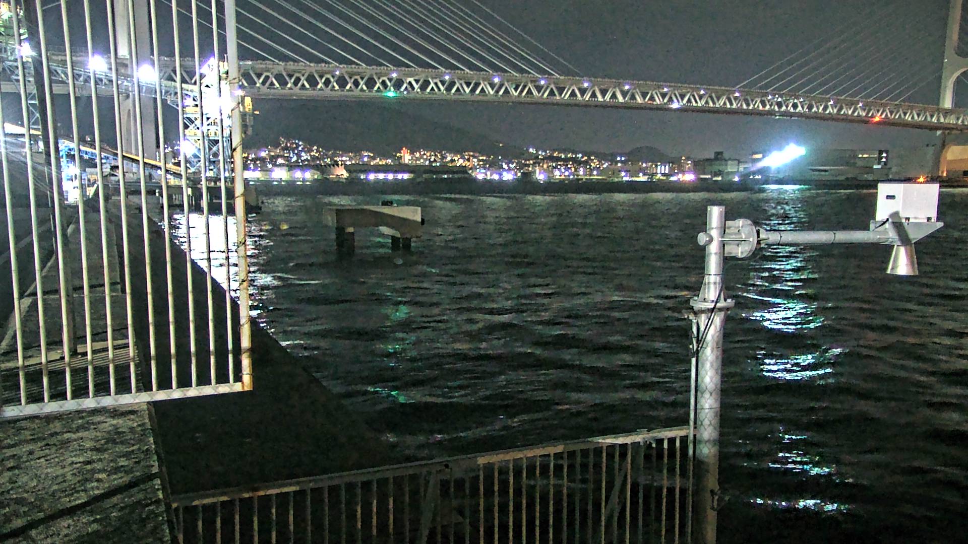 兵庫県の海ライブカメラ｢阪神高速5号湾岸線 東神戸大橋｣のライブ画像